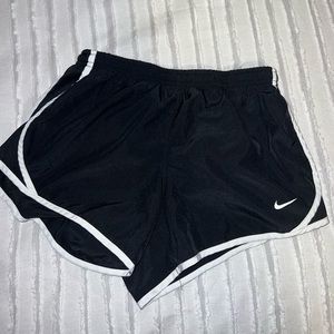 girls nike shorts